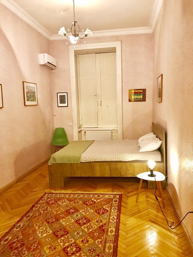 Appartamento Freedom Square Flat Tbilisi Esterno foto