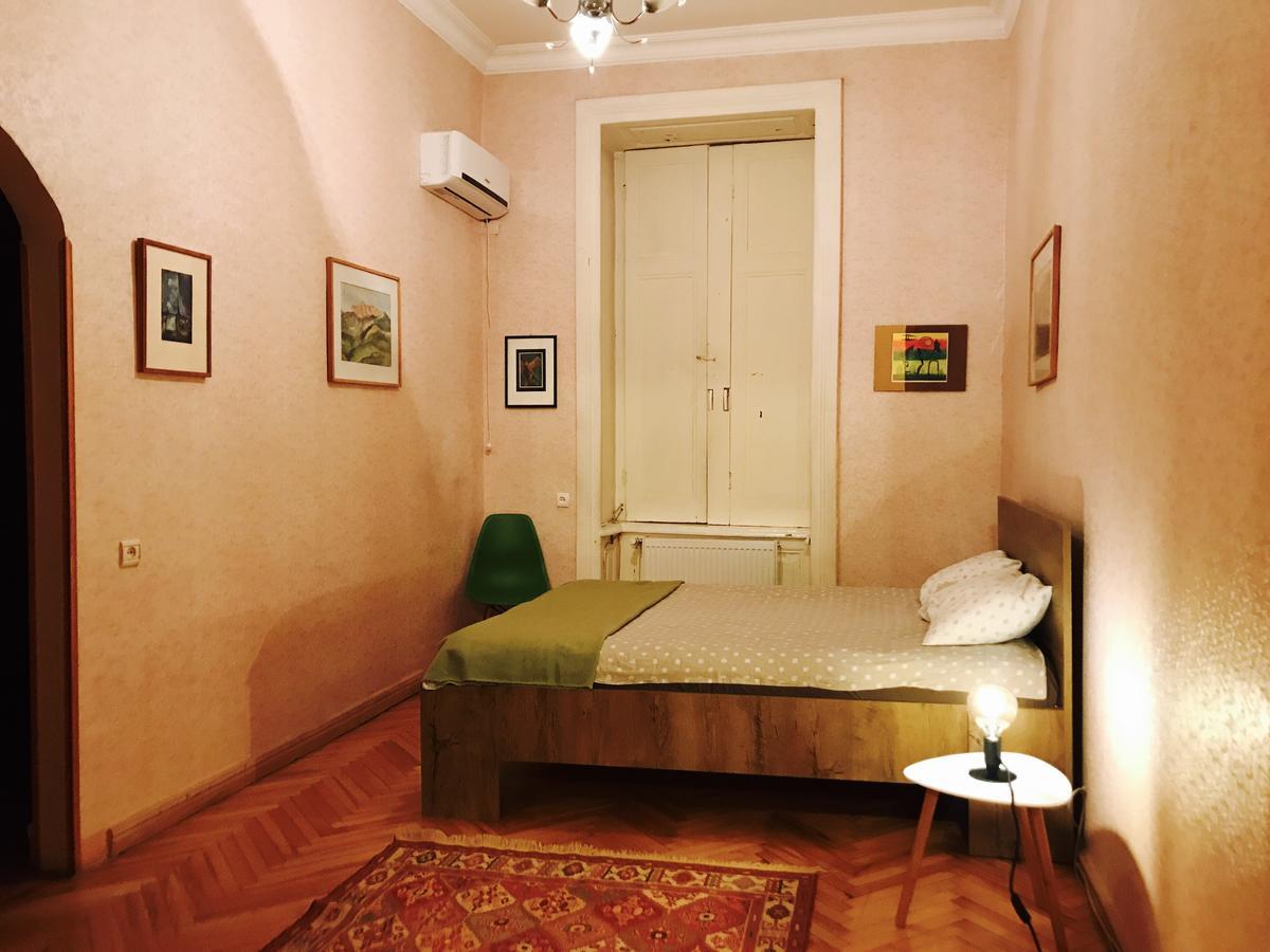Appartamento Freedom Square Flat Tbilisi Esterno foto
