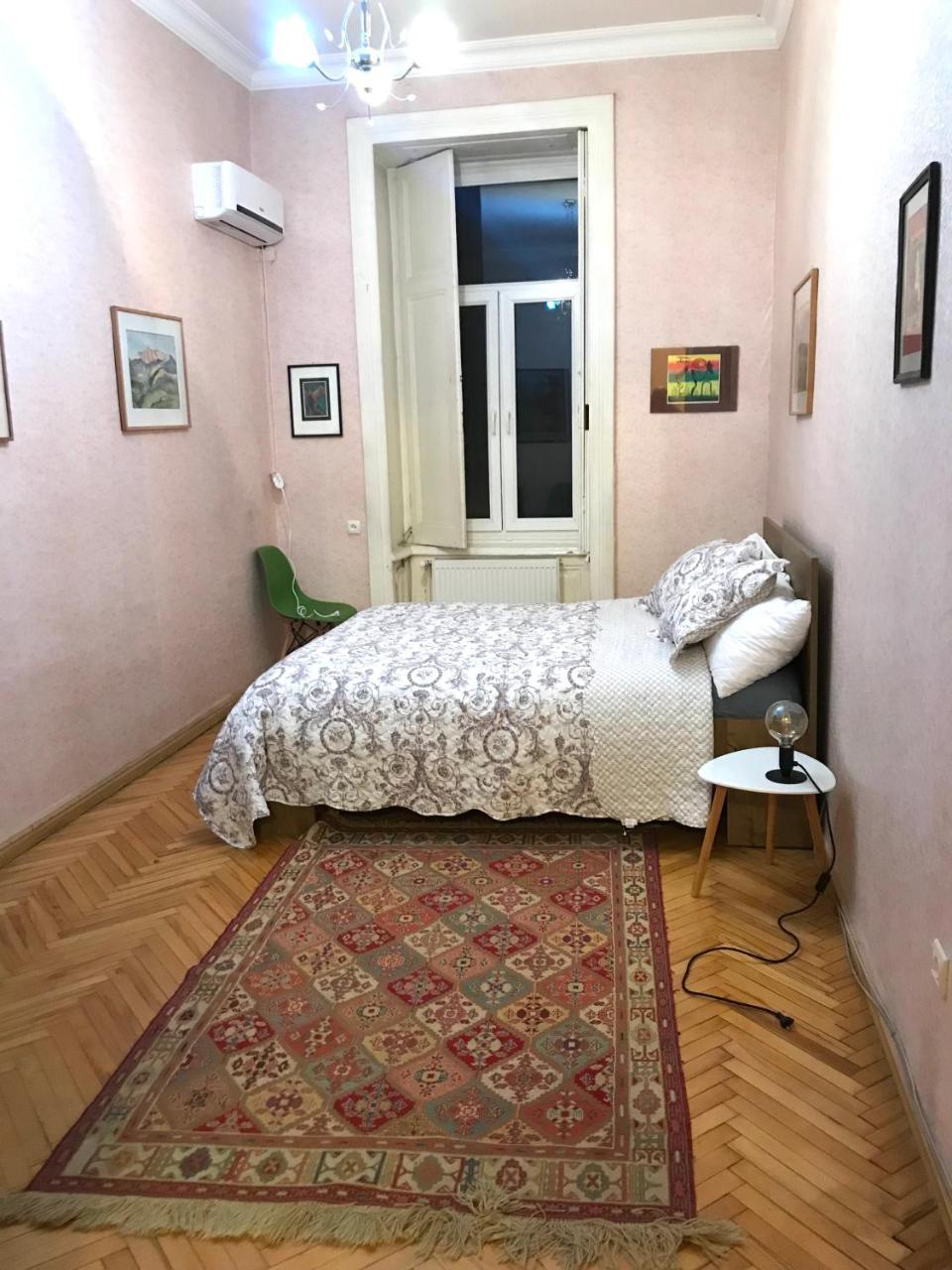 Appartamento Freedom Square Flat Tbilisi Esterno foto
